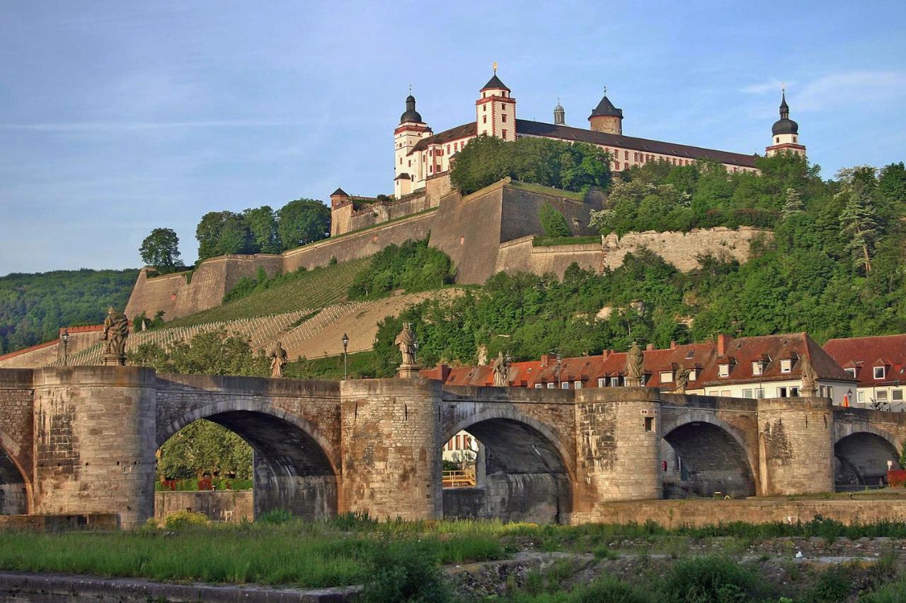 Charming & Cozy Retreat For 2 - Near Ringpark Lejlighed Würzburg Eksteriør billede